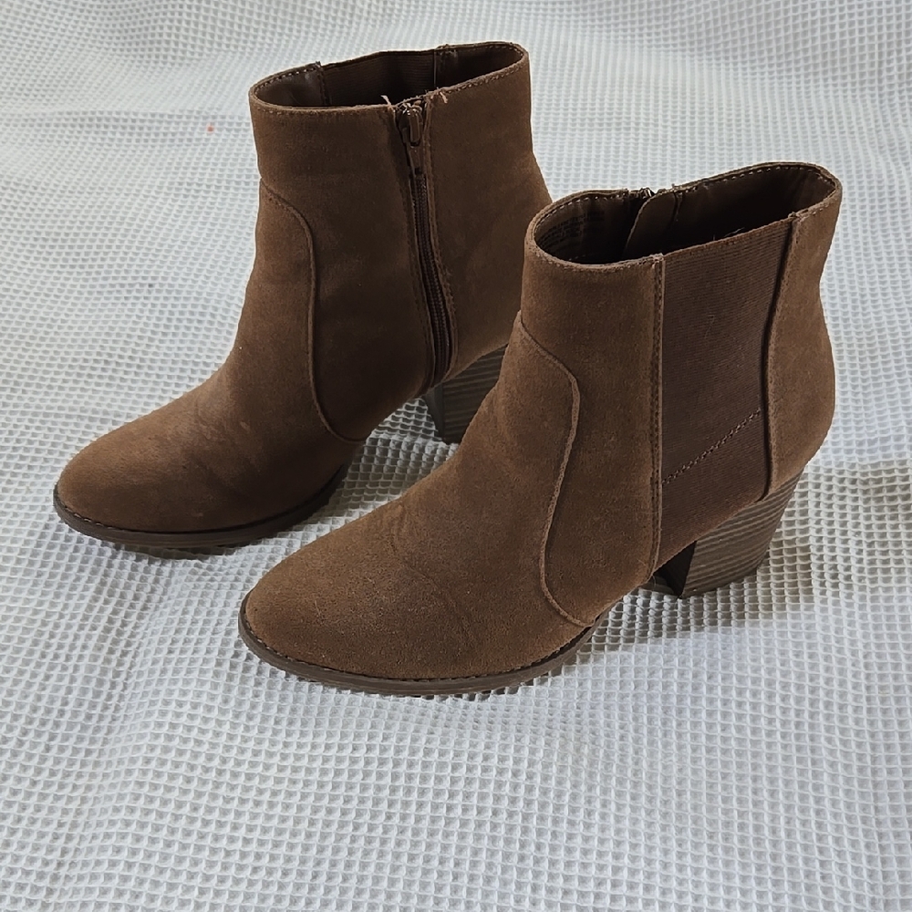 Universal Thread Brown Ankle Boots